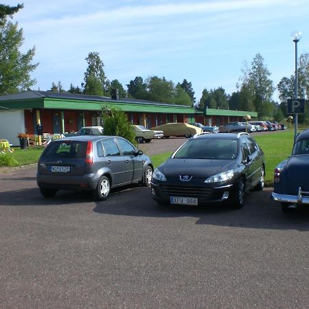 Bed And Breakfast Fyra Haestar Rattvik Bagian luar foto
