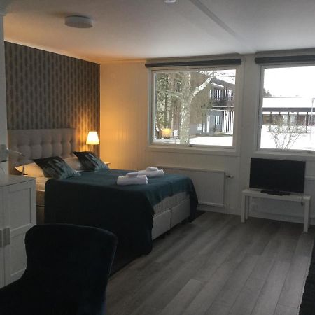 Bed And Breakfast Fyra Haestar Rattvik Bagian luar foto