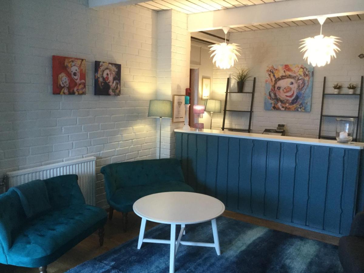 Bed And Breakfast Fyra Haestar Rattvik Bagian luar foto
