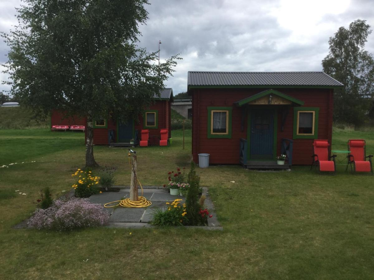 Bed And Breakfast Fyra Haestar Rattvik Bagian luar foto