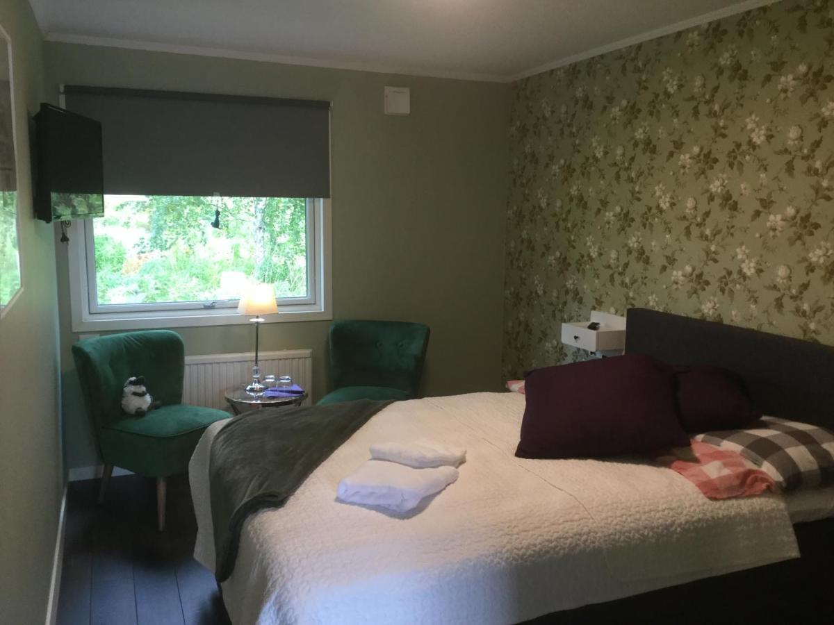 Bed And Breakfast Fyra Haestar Rattvik Bagian luar foto