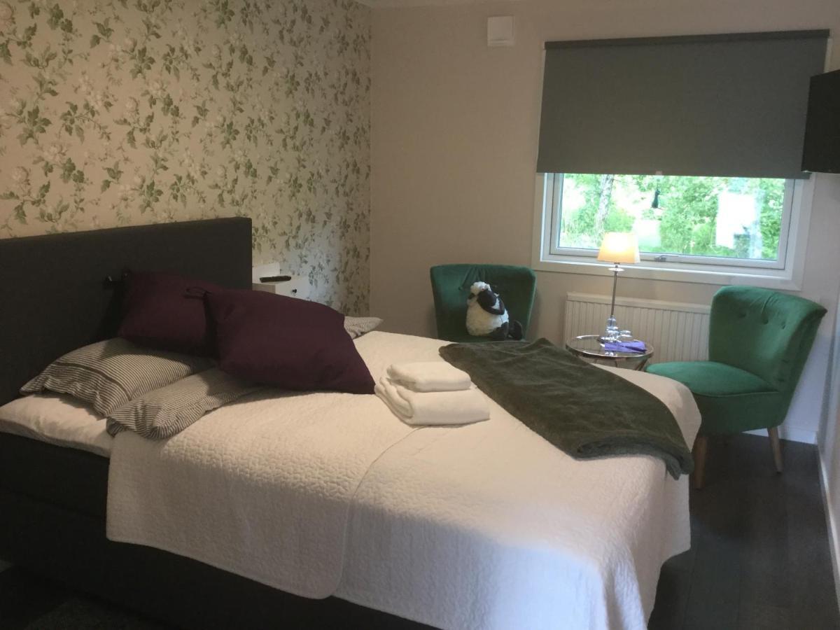 Bed And Breakfast Fyra Haestar Rattvik Bagian luar foto