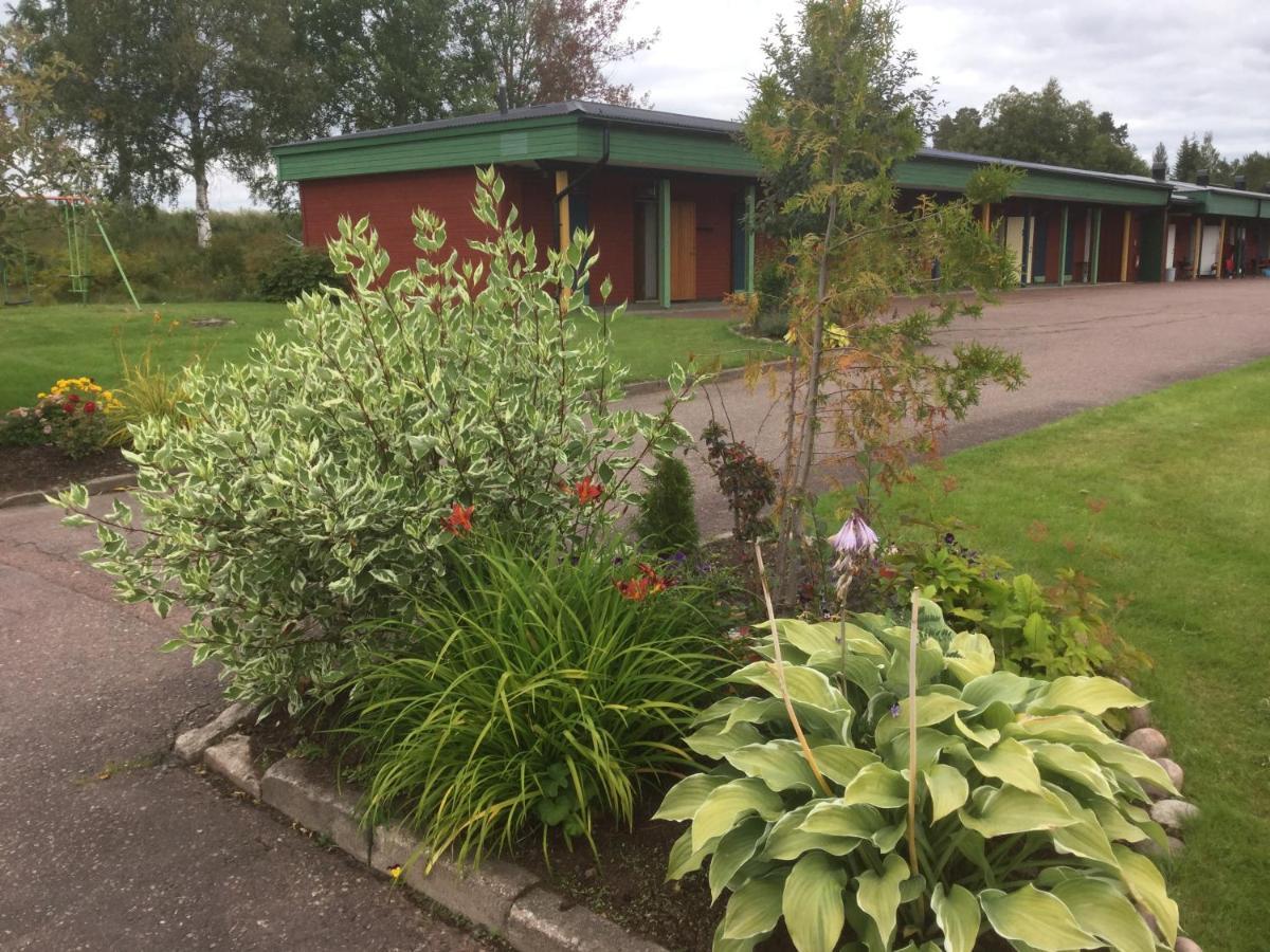 Bed And Breakfast Fyra Haestar Rattvik Bagian luar foto
