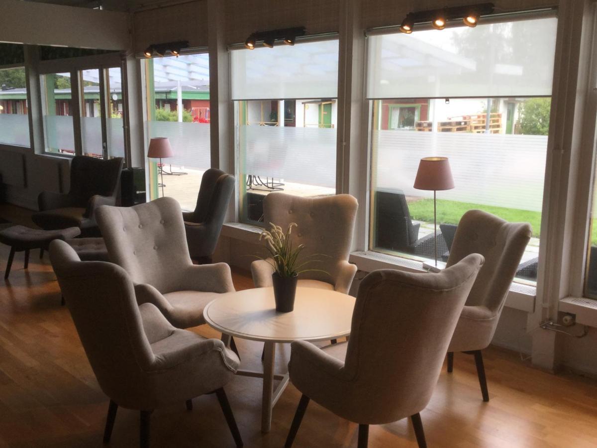 Bed And Breakfast Fyra Haestar Rattvik Bagian luar foto