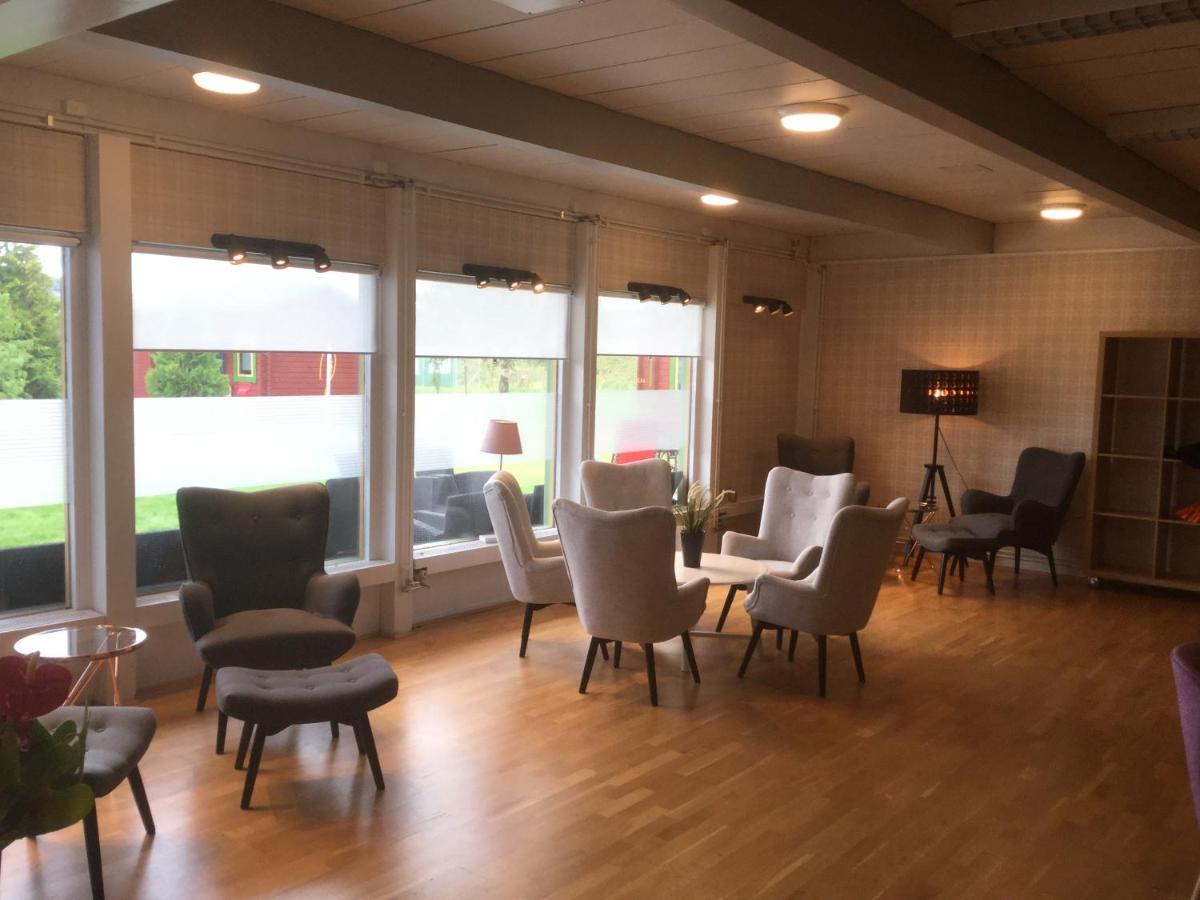 Bed And Breakfast Fyra Haestar Rattvik Bagian luar foto