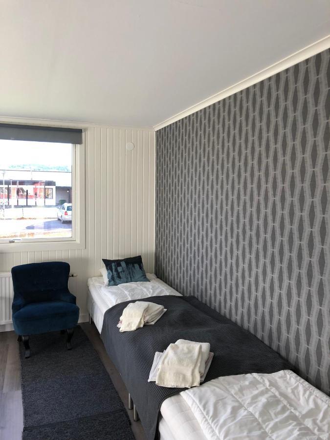 Bed And Breakfast Fyra Haestar Rattvik Bagian luar foto