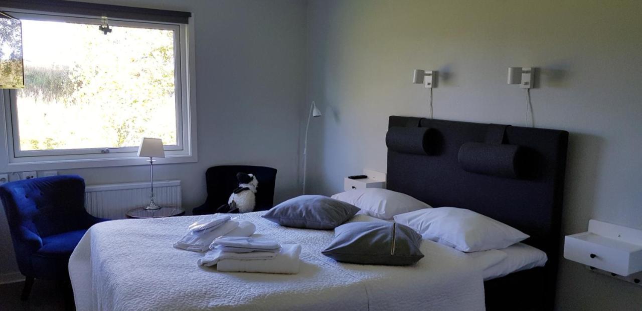 Bed And Breakfast Fyra Haestar Rattvik Bagian luar foto