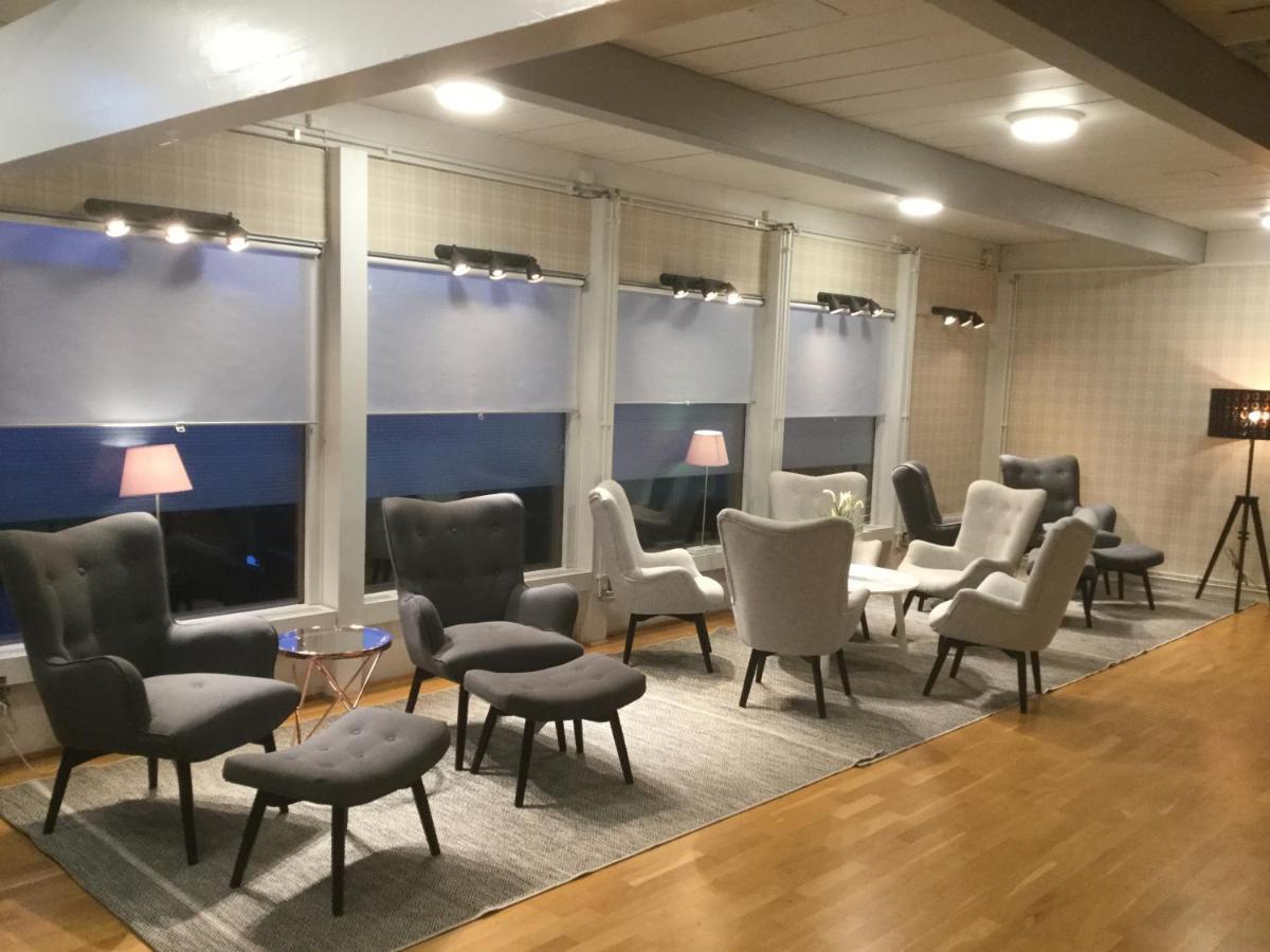 Bed And Breakfast Fyra Haestar Rattvik Bagian luar foto