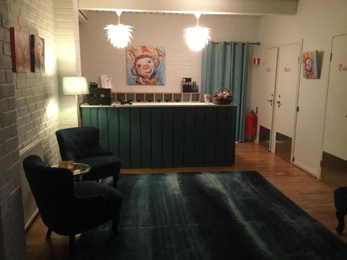 Bed And Breakfast Fyra Haestar Rattvik Bagian luar foto