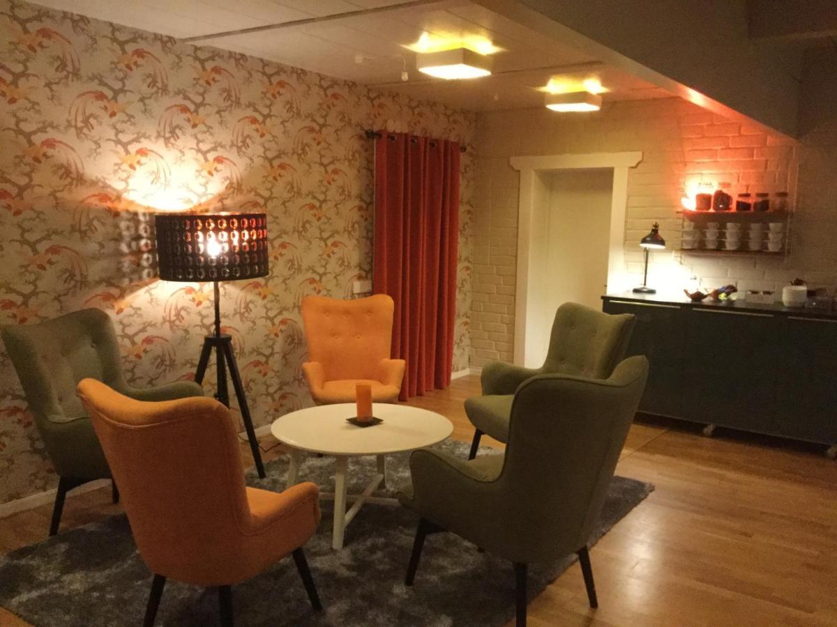 Bed And Breakfast Fyra Haestar Rattvik Bagian luar foto