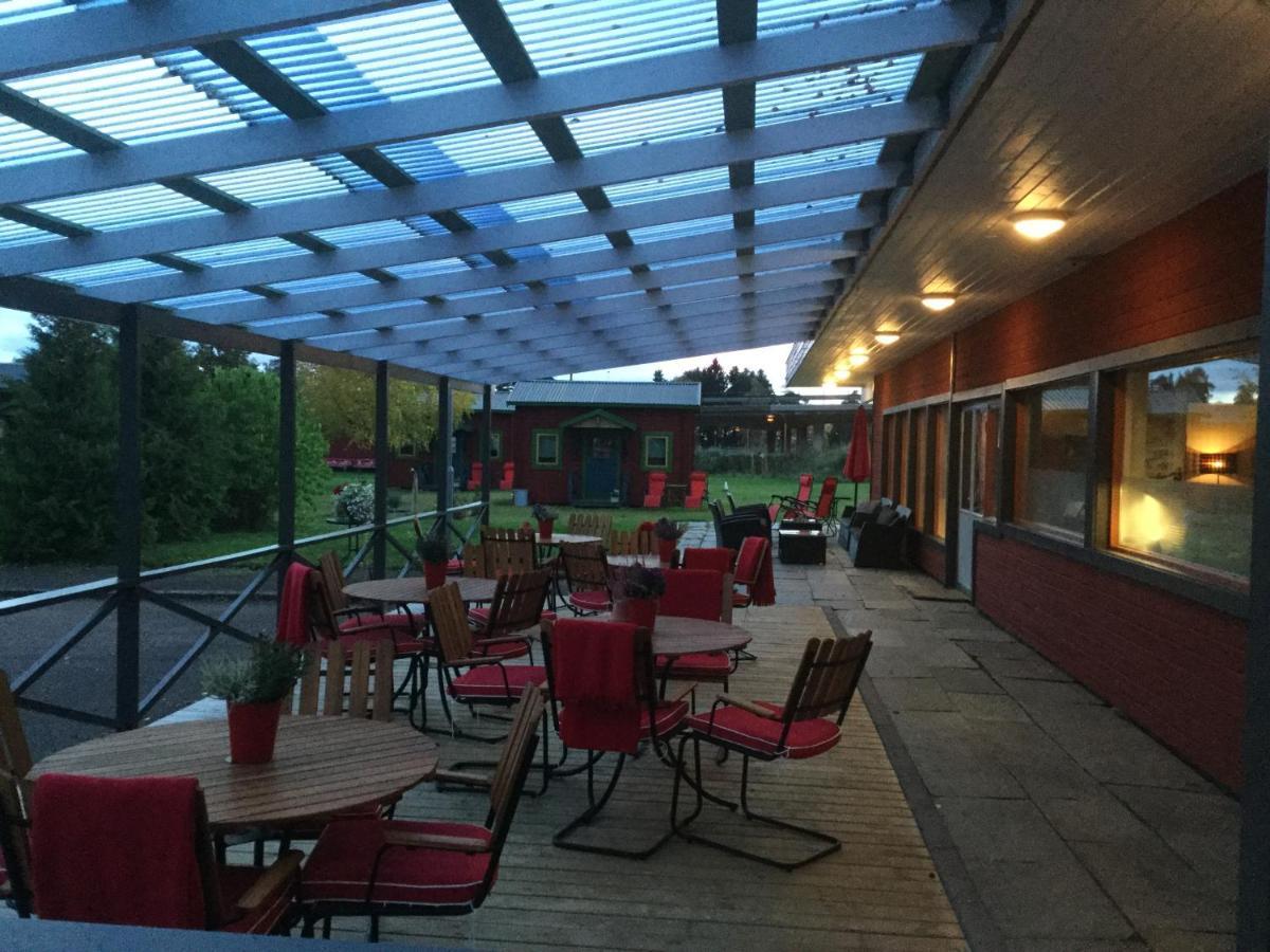 Bed And Breakfast Fyra Haestar Rattvik Bagian luar foto