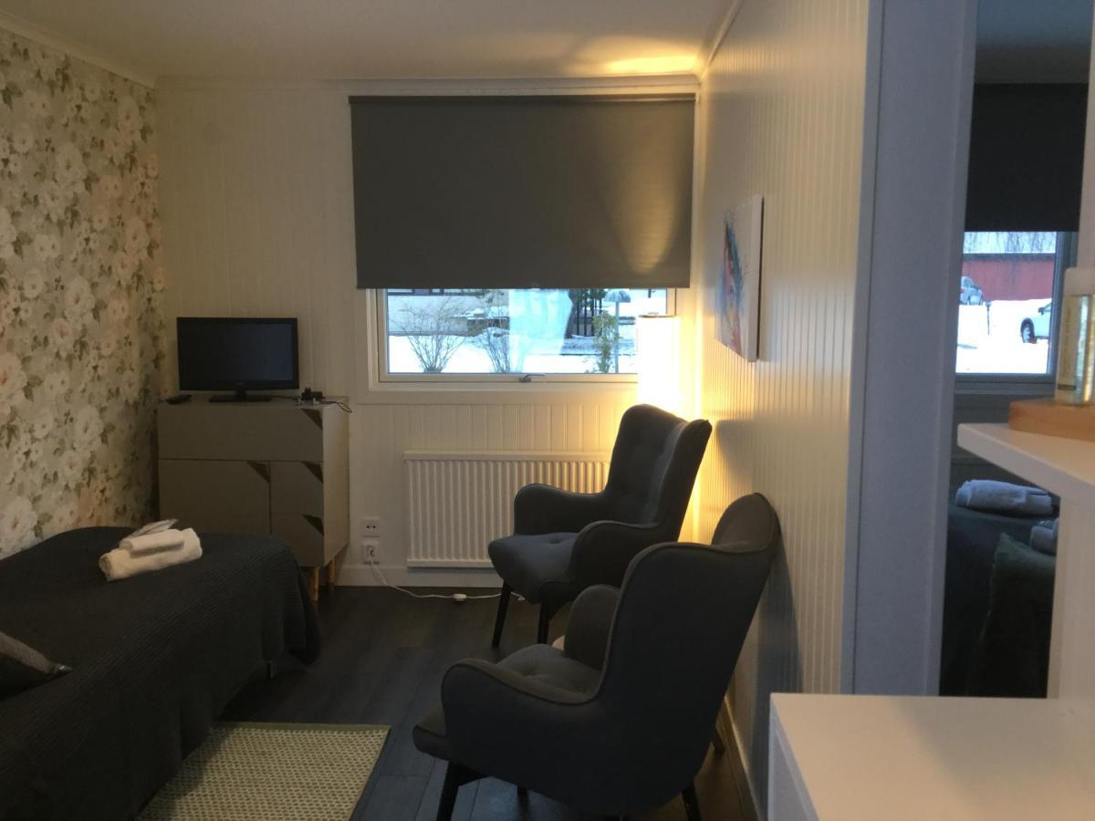 Bed And Breakfast Fyra Haestar Rattvik Bagian luar foto