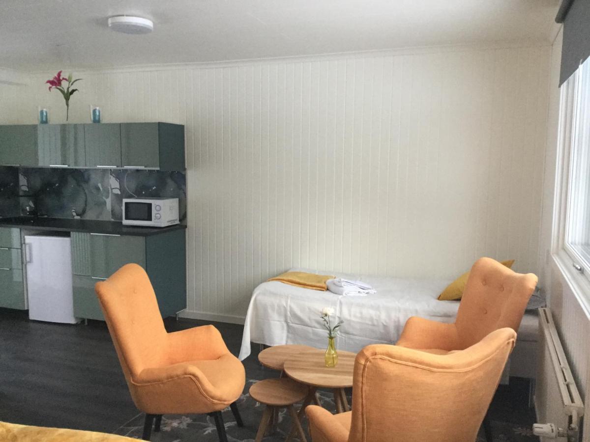 Bed And Breakfast Fyra Haestar Rattvik Bagian luar foto