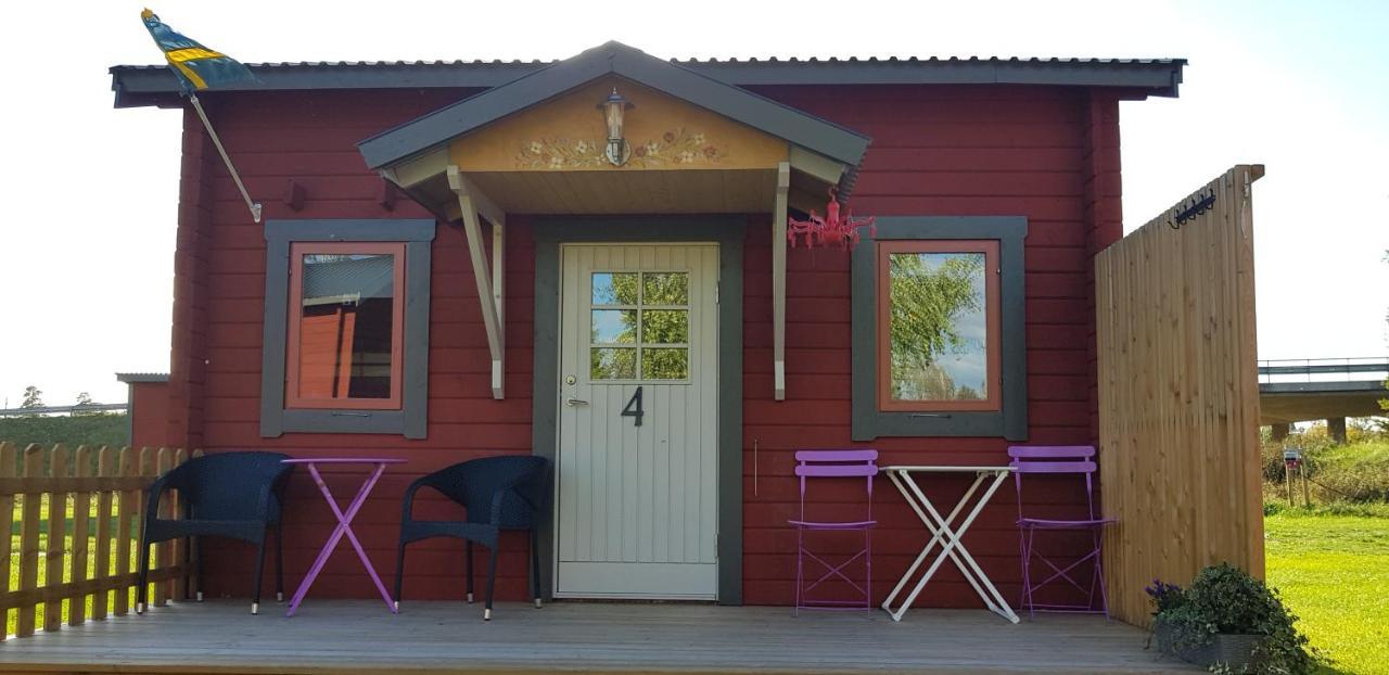 Bed And Breakfast Fyra Haestar Rattvik Bagian luar foto